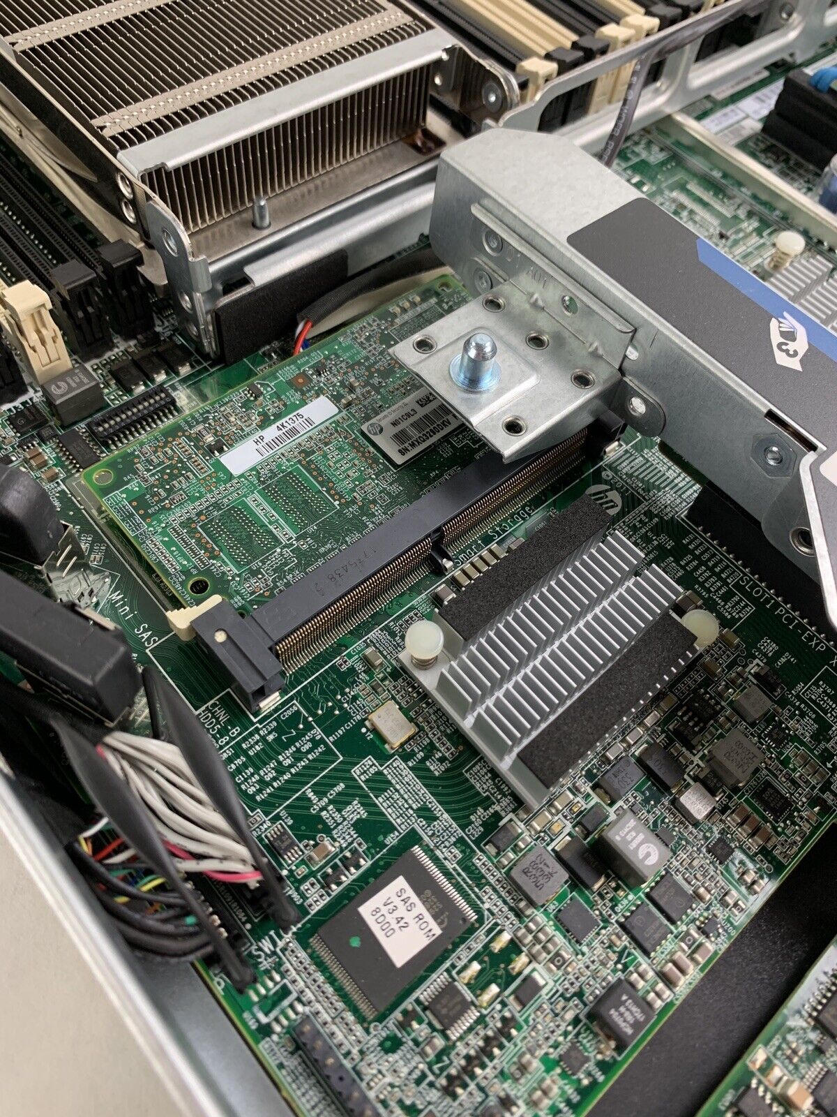HP ProLiant DL360p Gen8 Xeon E5-2609 V2 2.5 GHz 8 GB RAM No OS No HDD P440ar