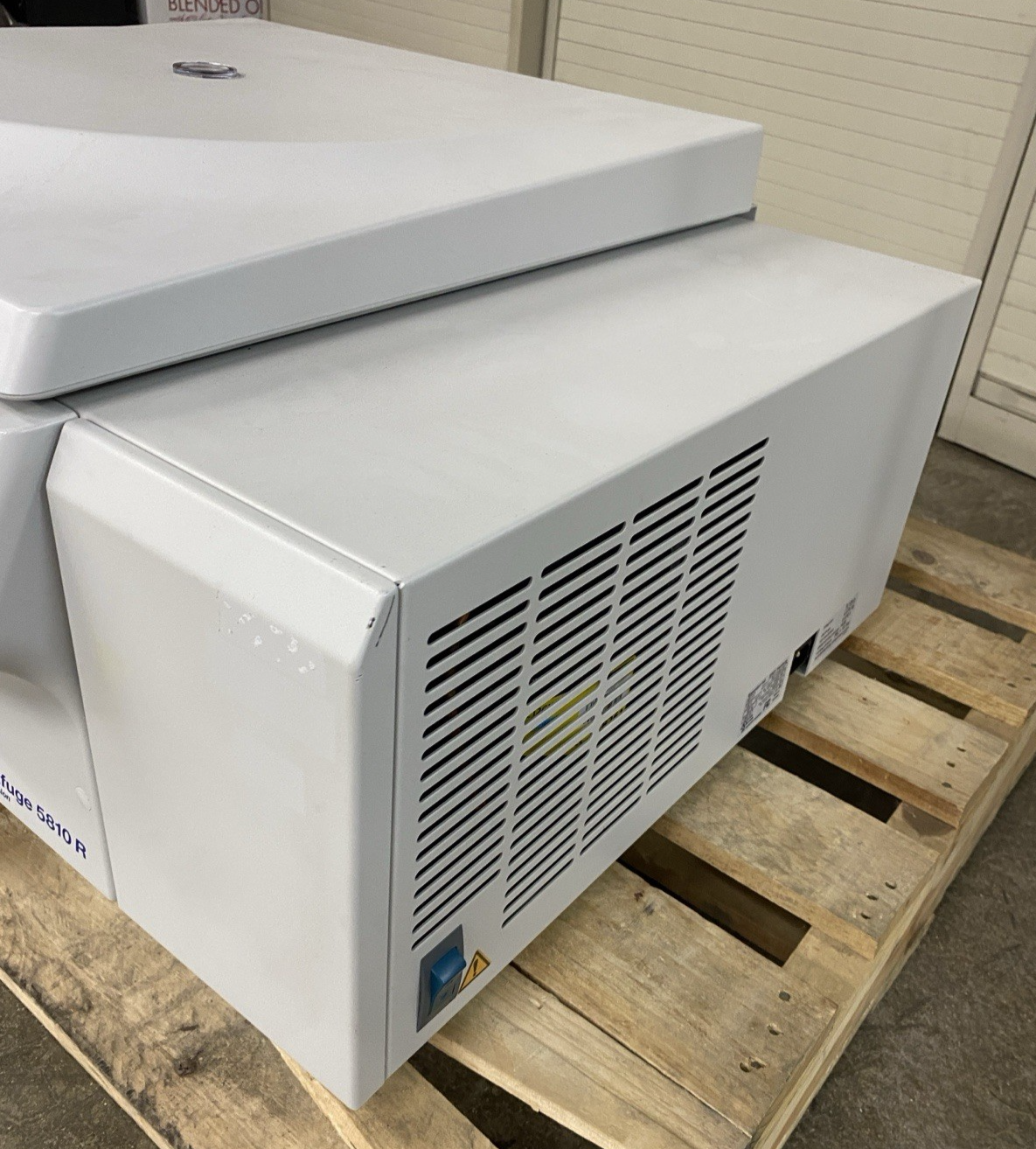 Eppendorf 5810R Refrigerated Centrifuge w/ A-4-62 Rotor