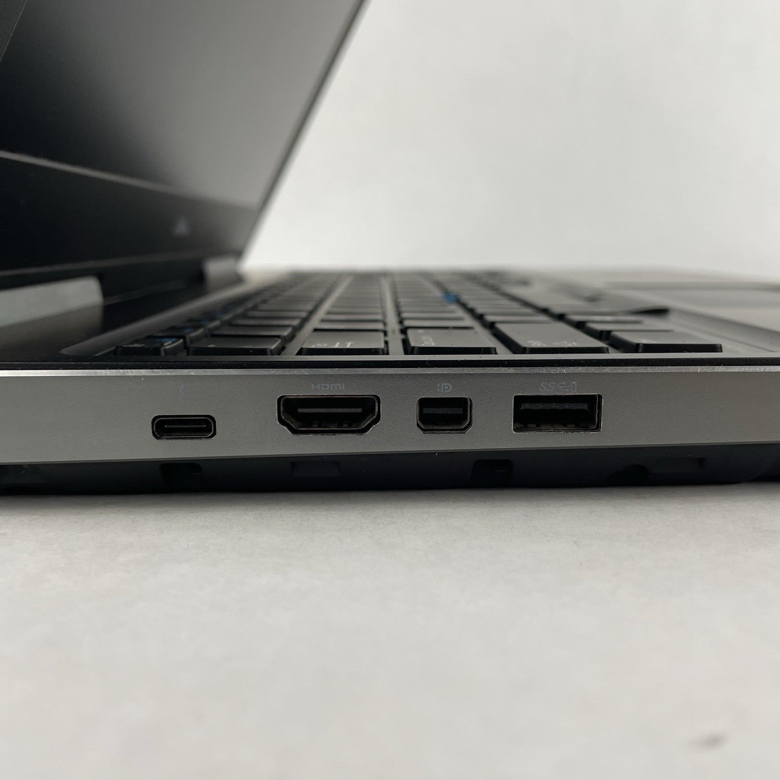 Dell Precision 7520 15.6" i5-7300HQ 2.5GHz 8GB RAM No SSD/OS/AC/Batt - READ6