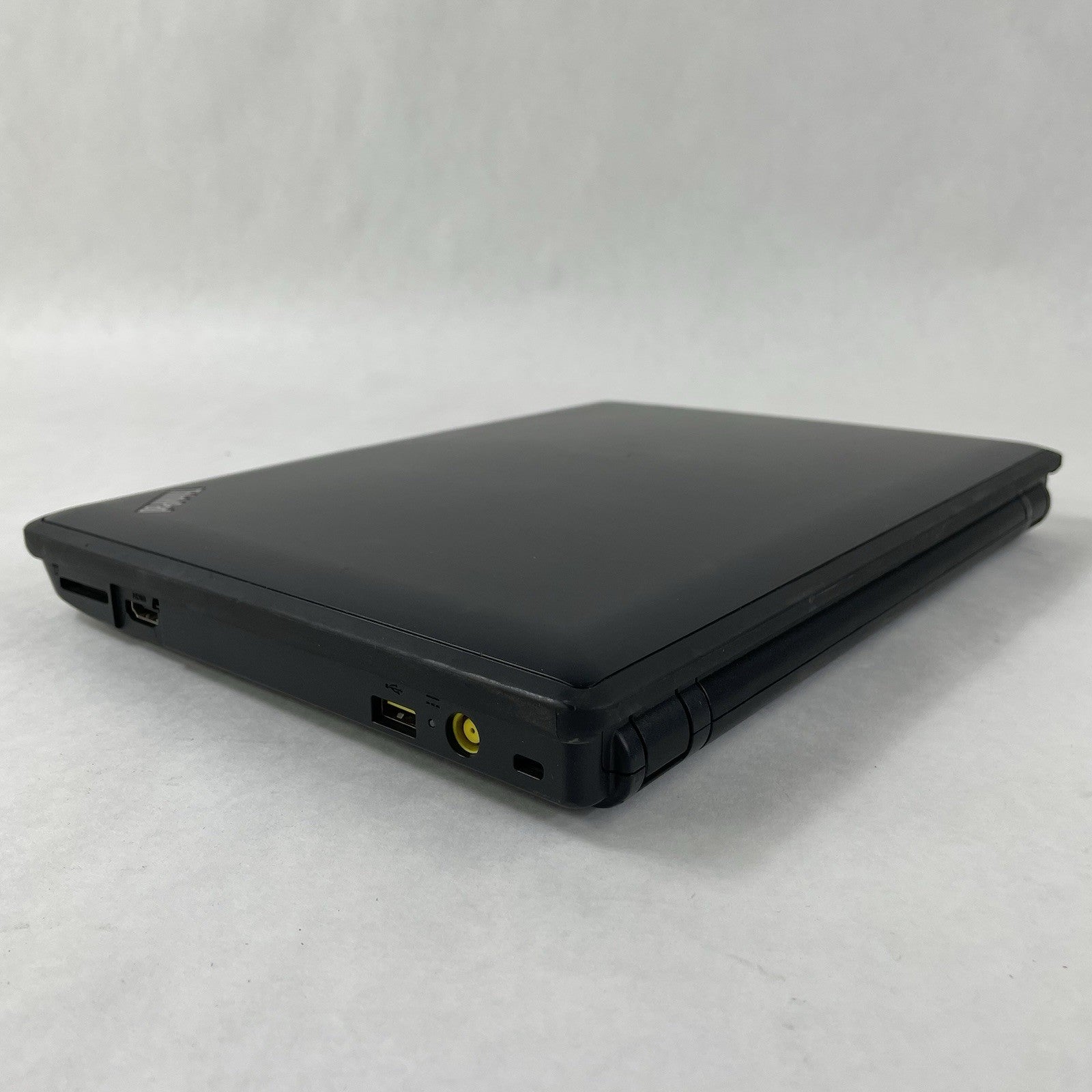 Lenovo ThinkPad X140e 11.6" AMD A4-5000 1.50 GHz 4 GB RAM No SSD/OS/AC10