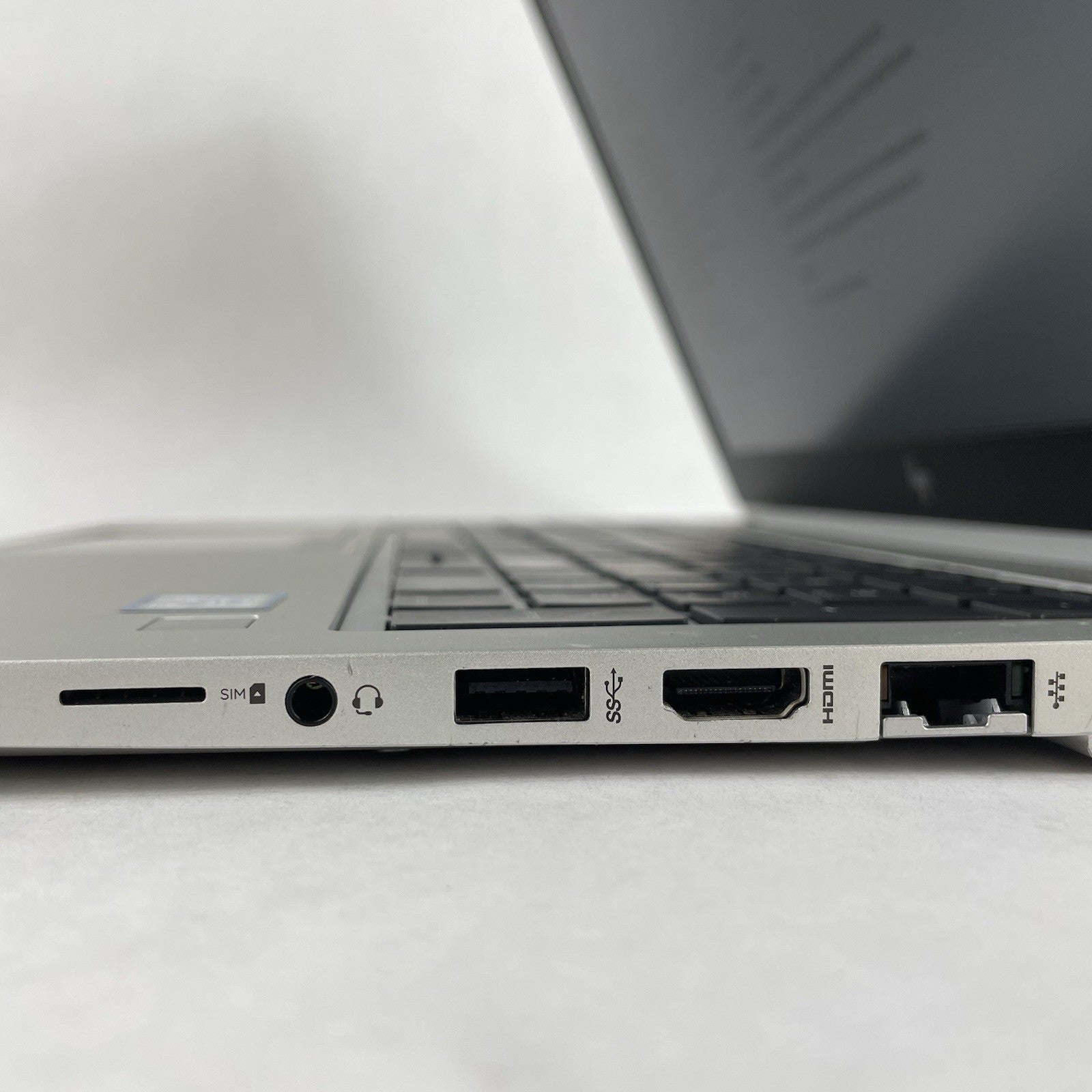 HP EliteBook 850 G6 15.6" i5-8365U 1.60 GHz 8 GB RAM No SSD/OS/AC - Bottom Latch6