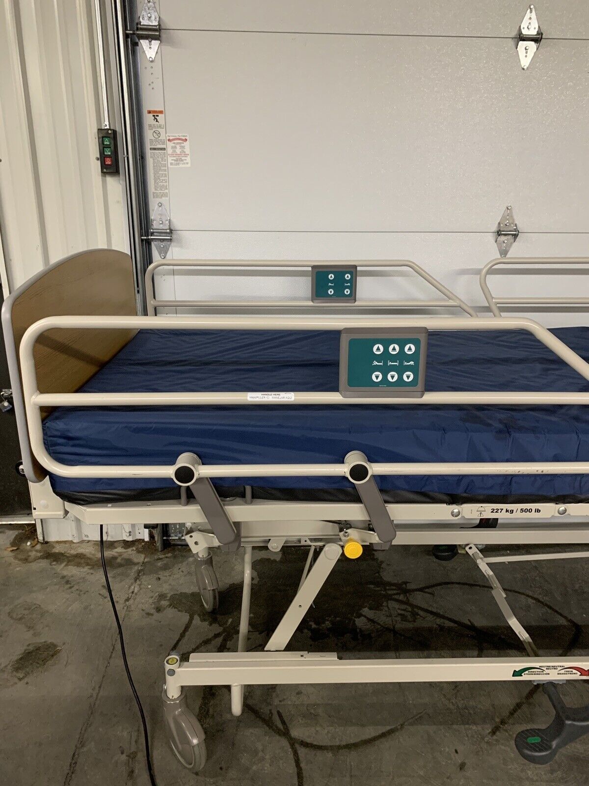 Stryker FL23SE Critical Care Hospital Bed w/ Rem Series Stryker Mattress