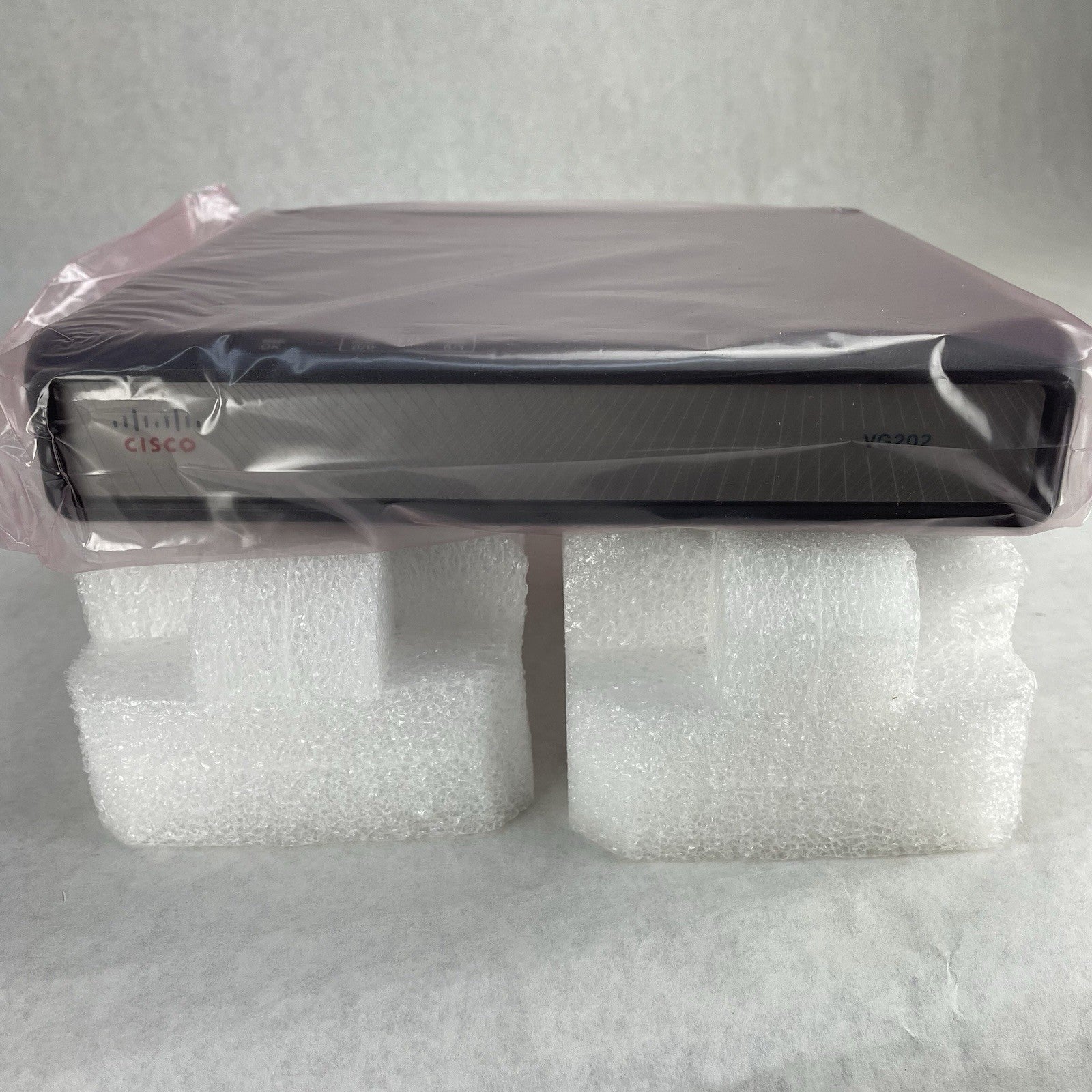 Cisco VG202 Analog Voice Gateway w/power supply & accessories