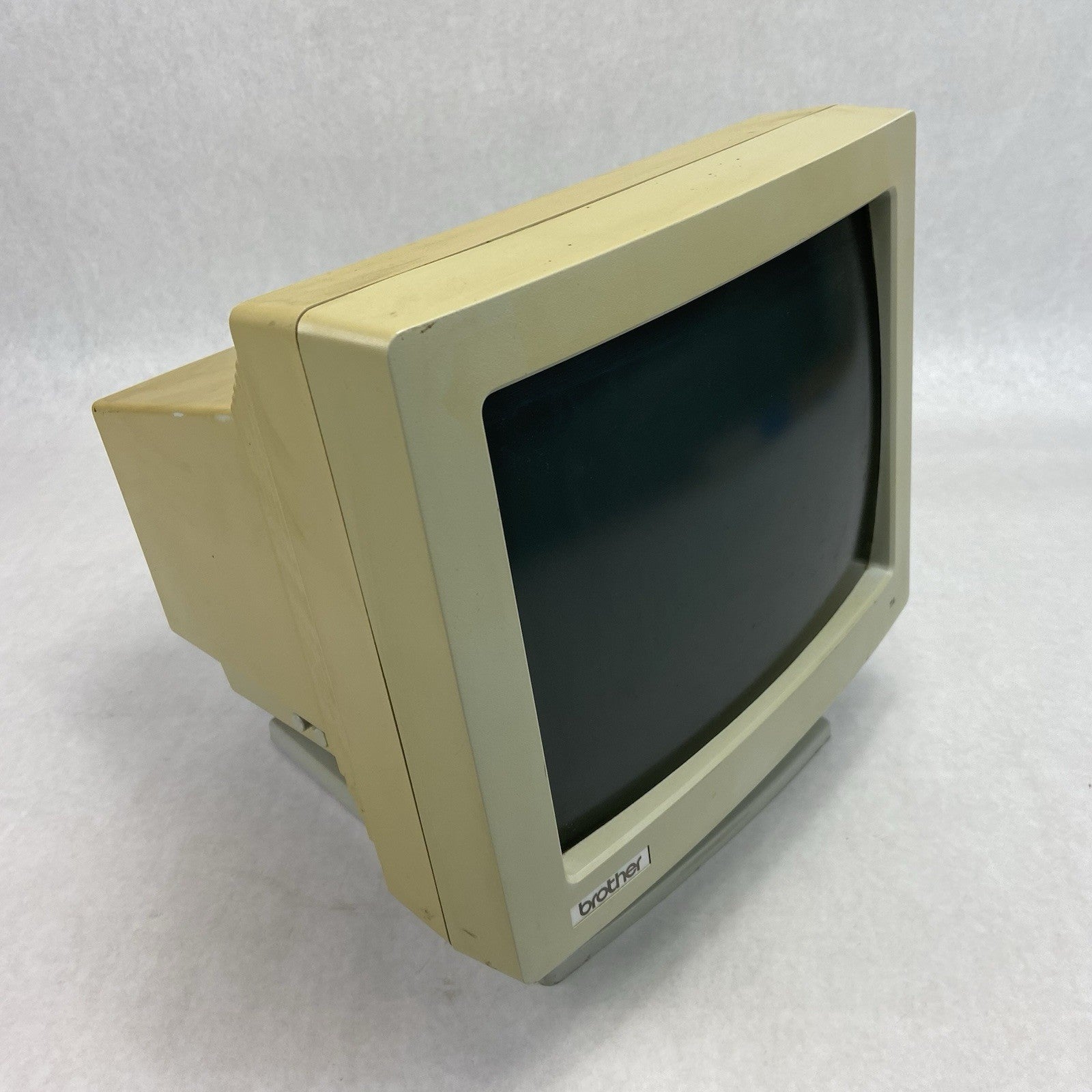 45735100