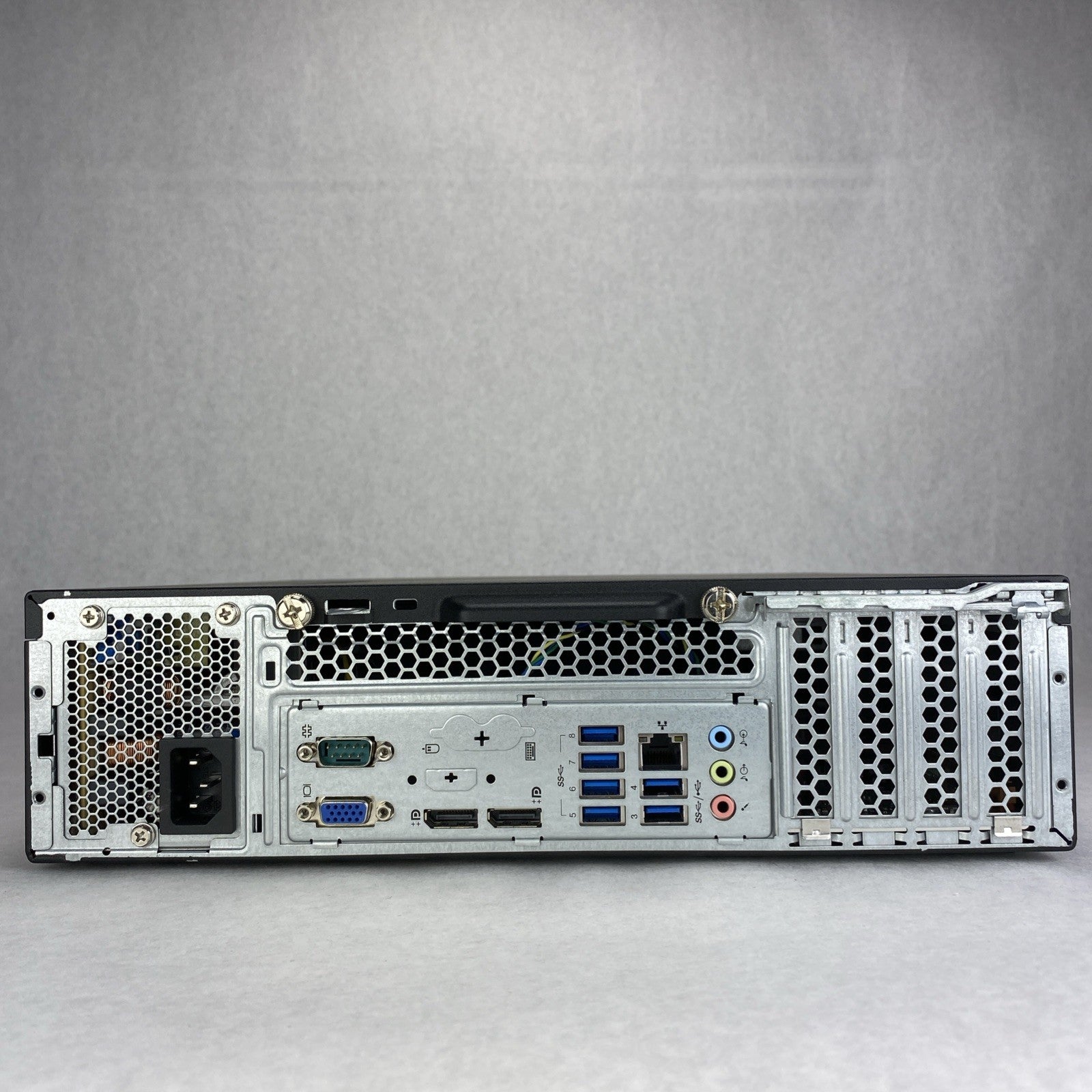 Lenovo ThinkCentre M900 SFF Quad Core i7-6700 3.40GHz 1x8GB RAM DVDRW No HDD OS