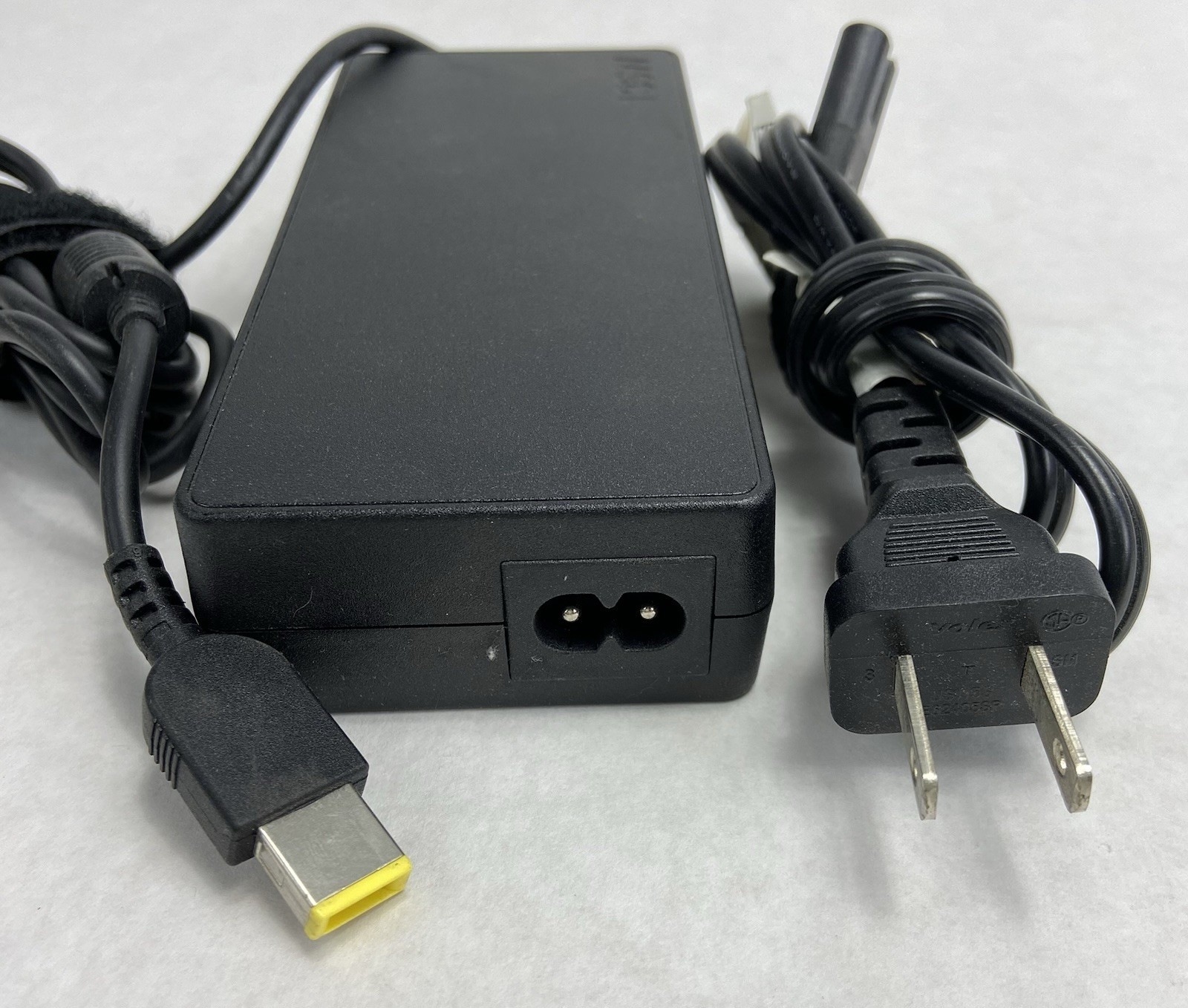 Lenovo 135W Charger ADL135NCC2A Power Adapter 20V 6.75A