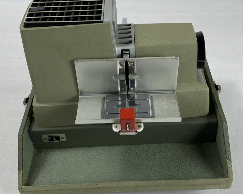 Argus 500 Model V Vintage 35mm Slide Projector Power Tested