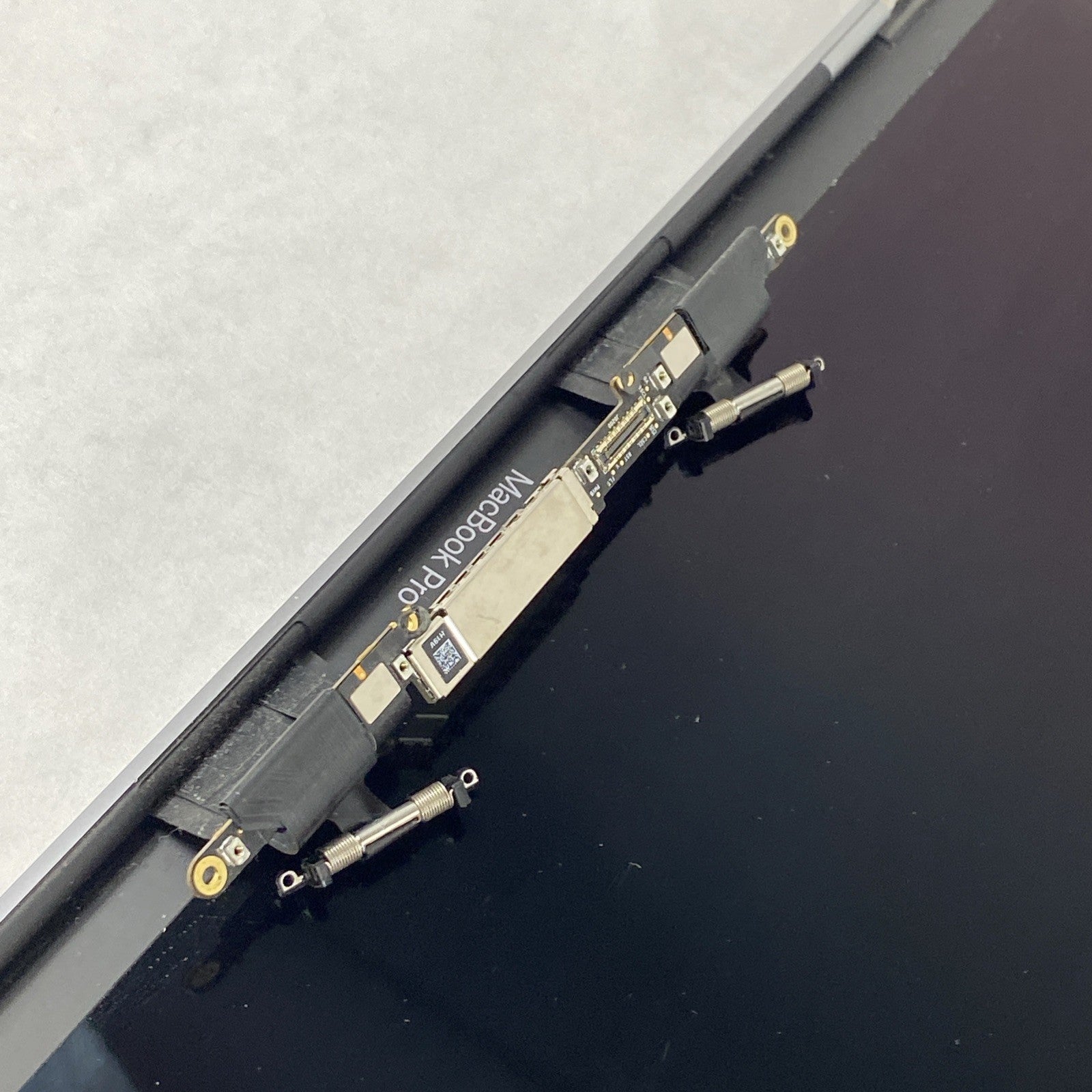 Apple MacBook Pro A1706 13" Space Gray Screen Display Assembly Untested4