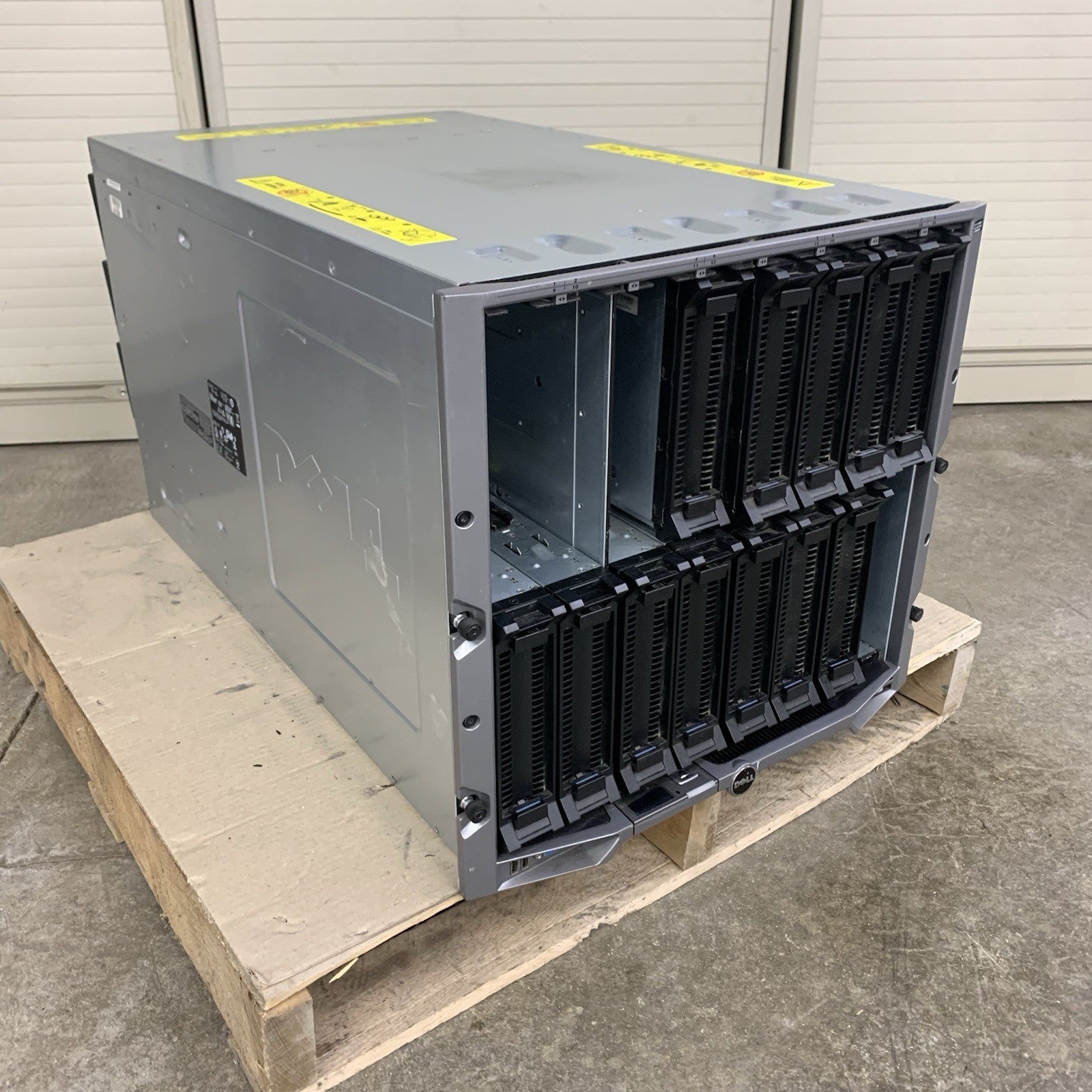Dell PowerEdge M1000E Blade Server W/ 6x Power Supplies 9x Fans 12x Blanks0