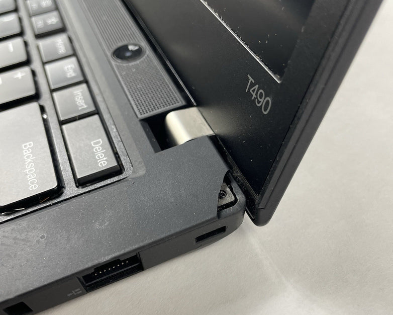 Lenovo ThinkPad T490 14" i5-8365U 1.60 GHz 8 GB RAM No SSD/OS/AC - Bad Hinge