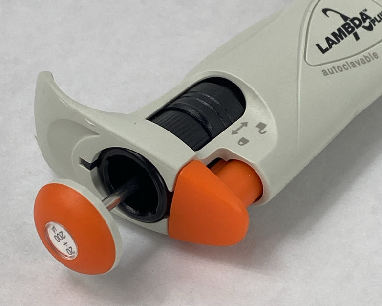 Corning Lambda Plus 20-200 µL Autoclavable 8 Channel Pipettor