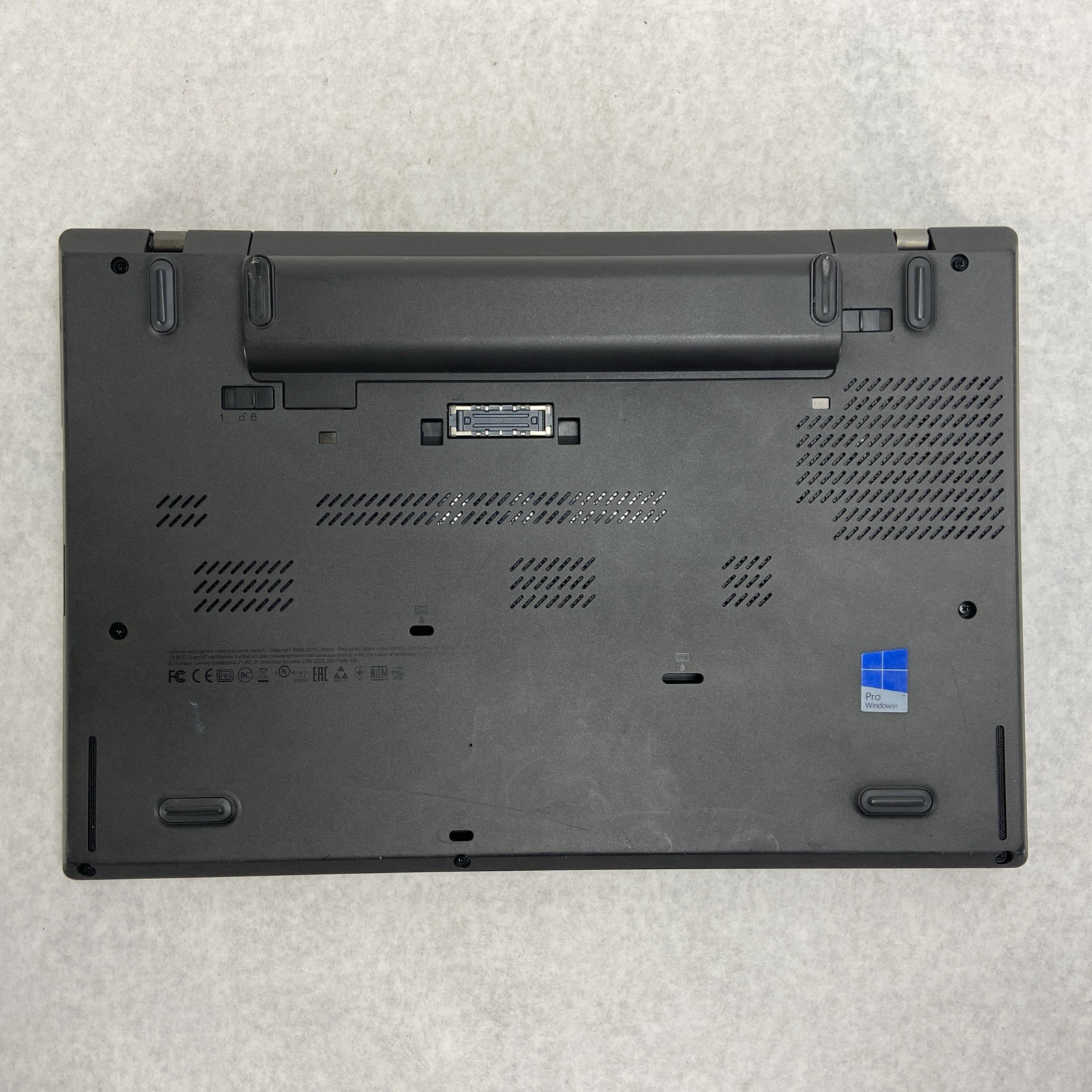 Lenovo ThinkPad T460 Intel Core i5-6300U 2.40 GHz 8 GB RAM 14" No HDD No OS