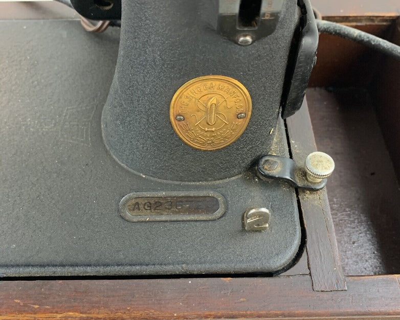 Singer Sewing Machine 15-7 Powers On Motor Runs Dried Belts