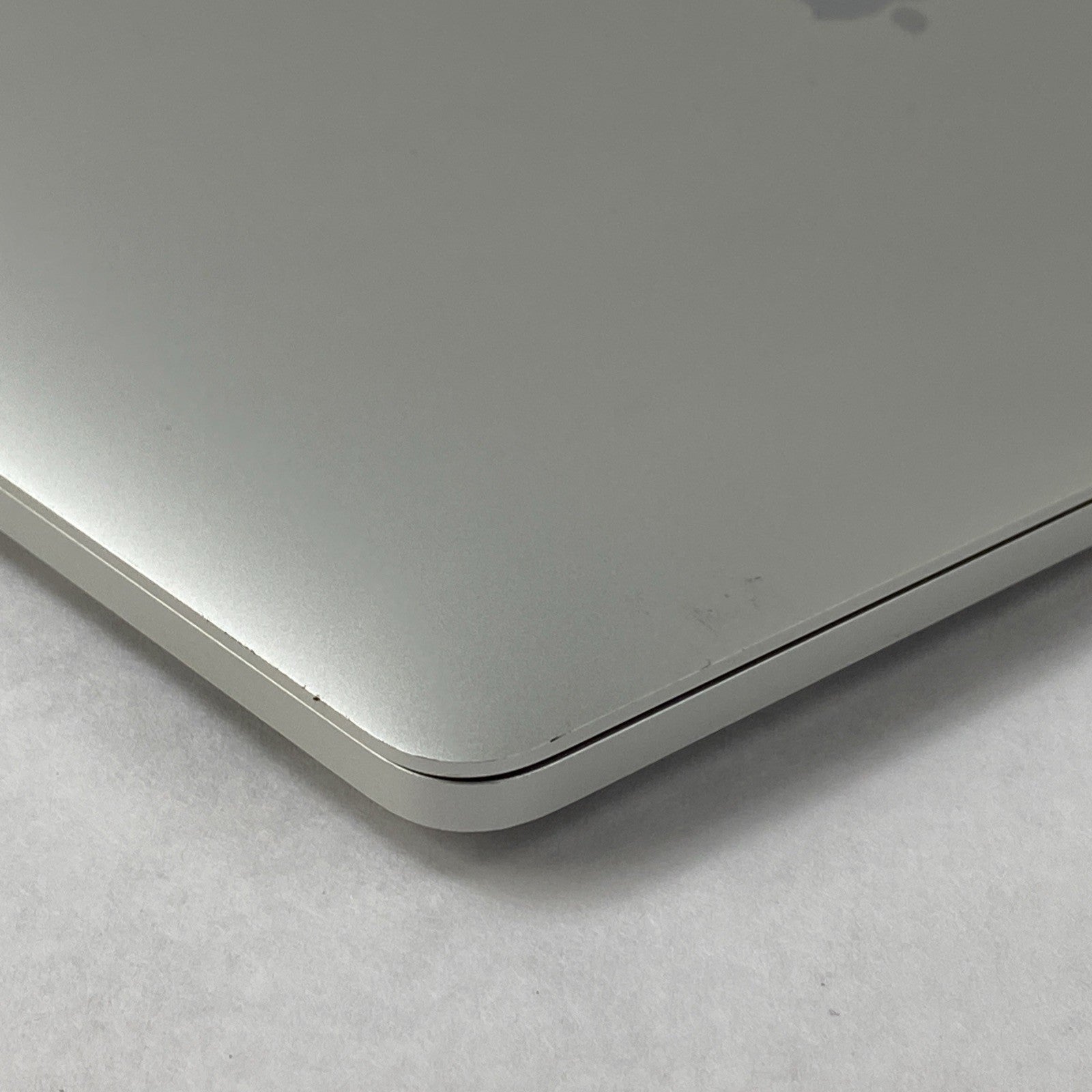 Apple MacBook Pro A1707 2016 Retina 15" 2.6GHz i7 16GB RAM 250GB SSD os12.7.614