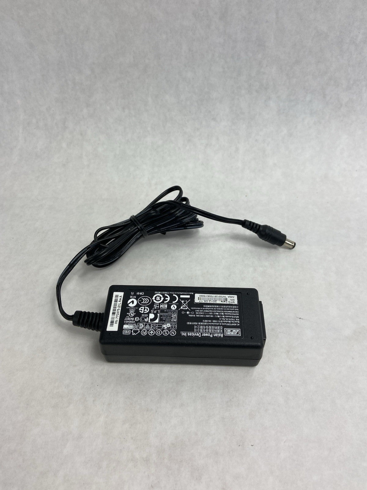 APD DA-30E12 AC Power Adapter5