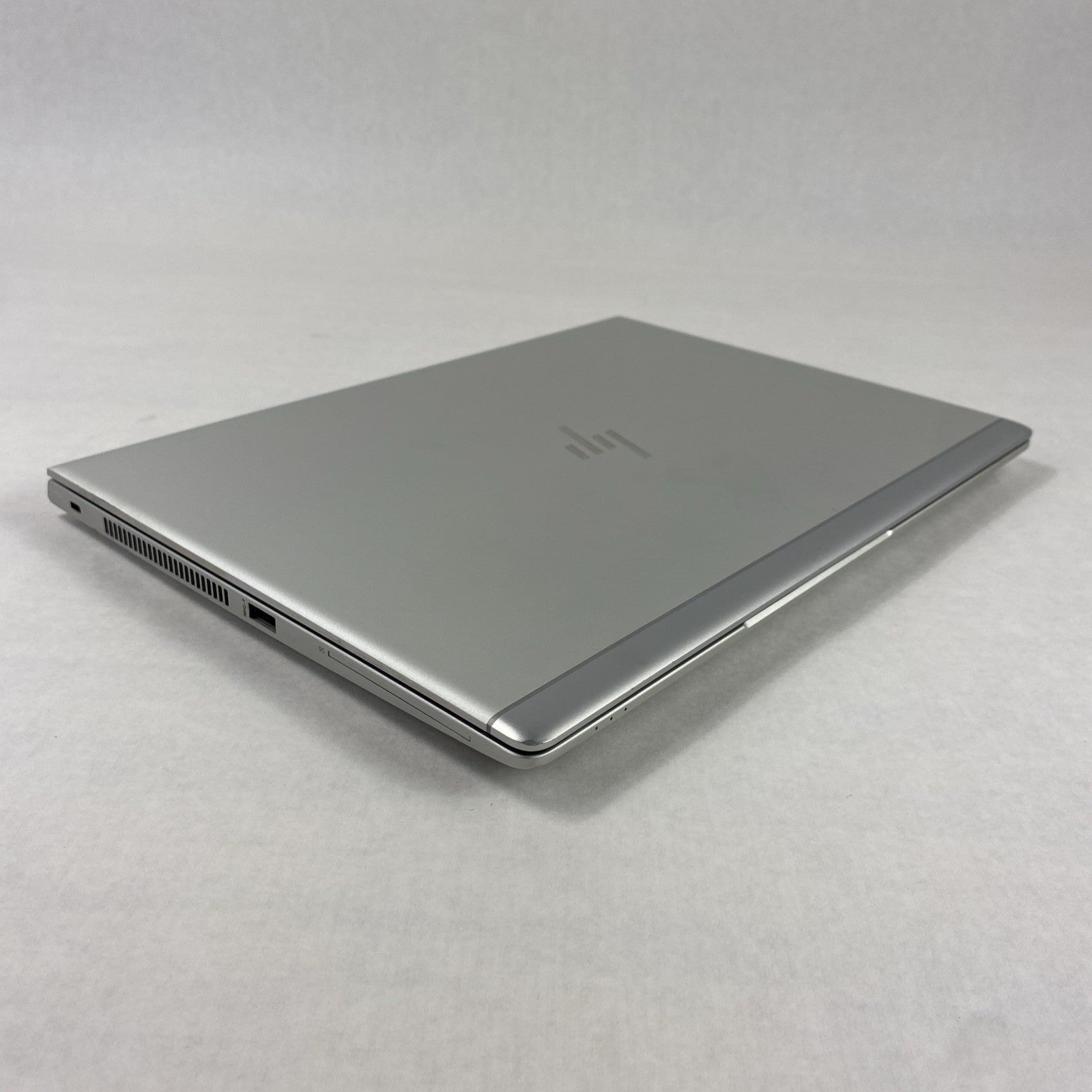 HP EliteBook 840 G5 Core i5-7200U 2.50 GHz 8GB RAM 15.6" No Battery No HDD No OS