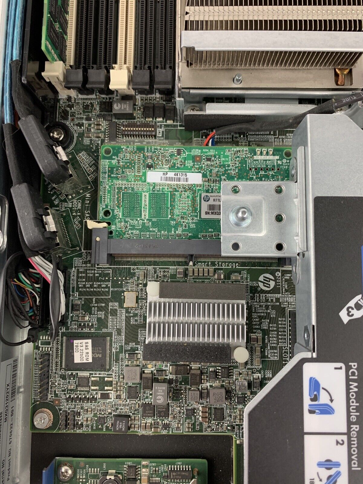 HP Proliant DL360p G8 Gen8 2x Quad Core E5-2609 2.4 GHz 16 GB RAM No HDD No OS