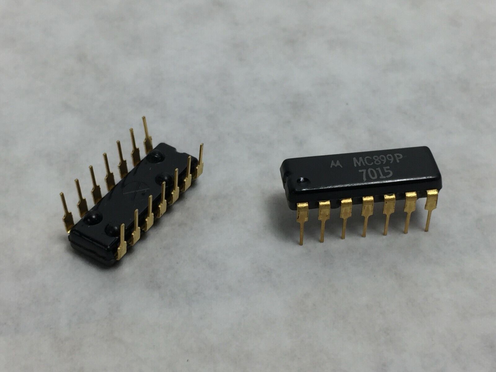 Motorola MC899P 14 Pin Gold Dip IC (Lot of 5)