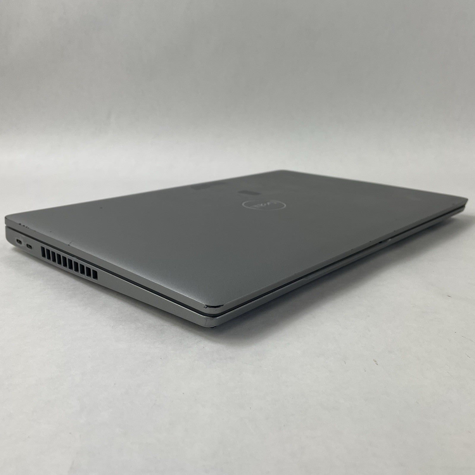 Dell Latitude 5520 15.6" i5-1135G7 2.40 GHz 8 GB RAM No SSD/OS/AC - Bad C-Port12