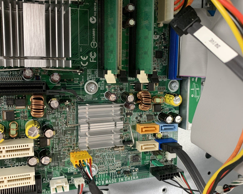 HP Compaq DC7600 MT Desktop Intel Pentium 4 3.20 GHz 512 MB Ram No OS No HDD