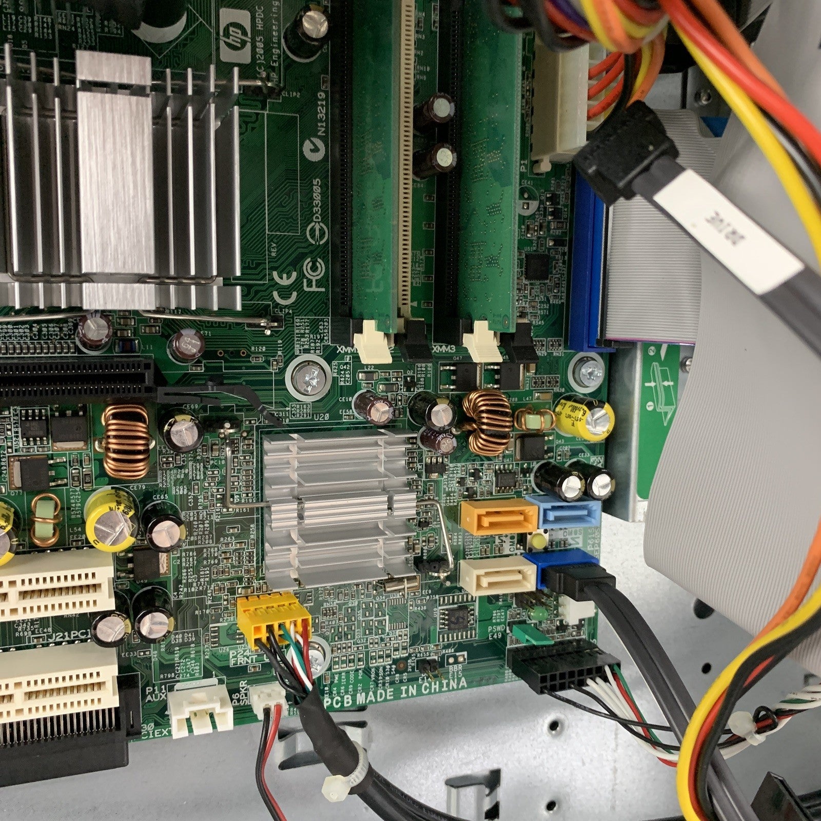 HP Compaq DC7600 MT Desktop Intel Pentium 4 3.20 GHz 512 MB Ram No OS No HDD