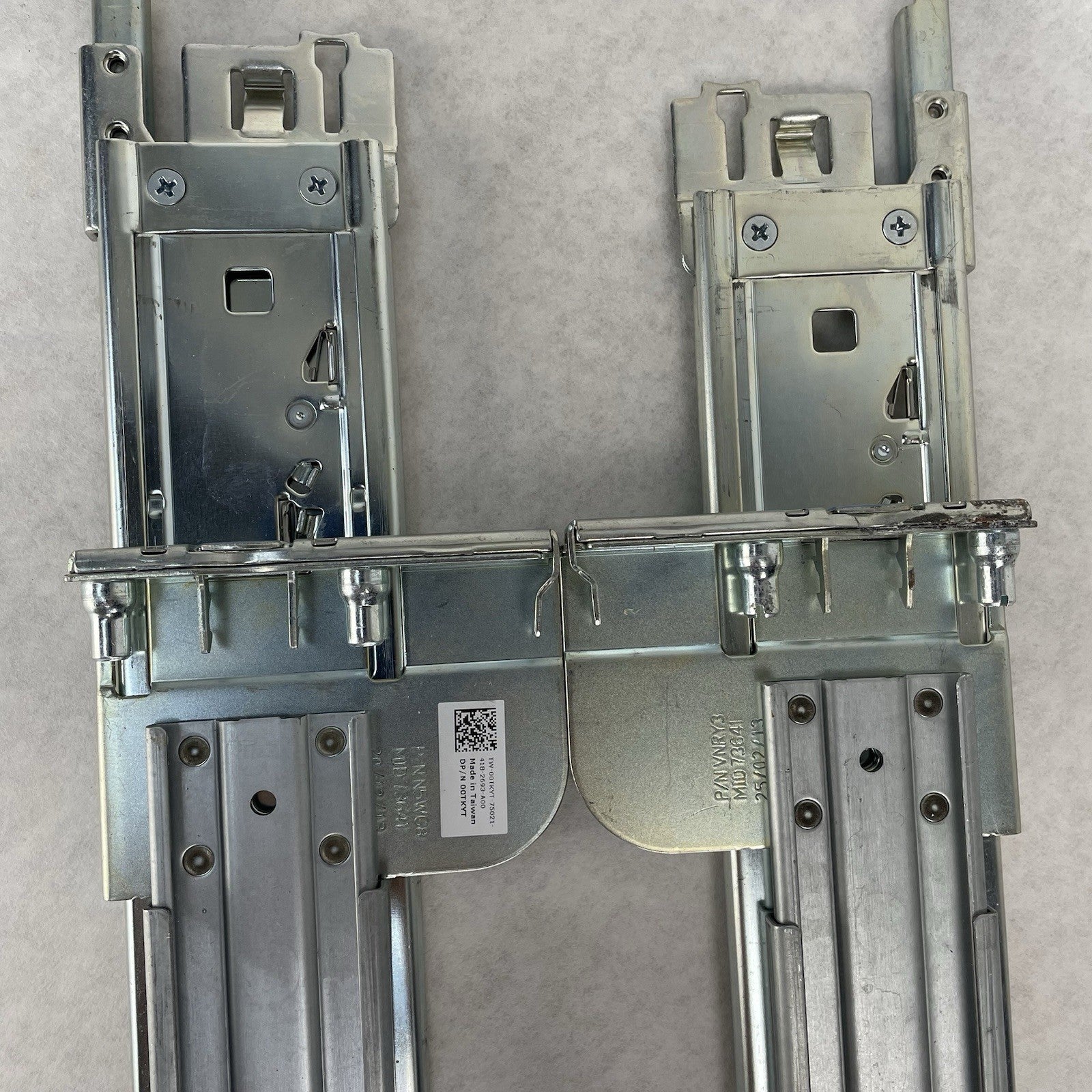 Dell Server Sliding Rail 00TKYT 024V27 L & R