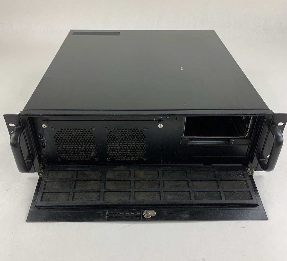 Advantech HPC-7320 Compact 3U Rackmount Server Chassis
