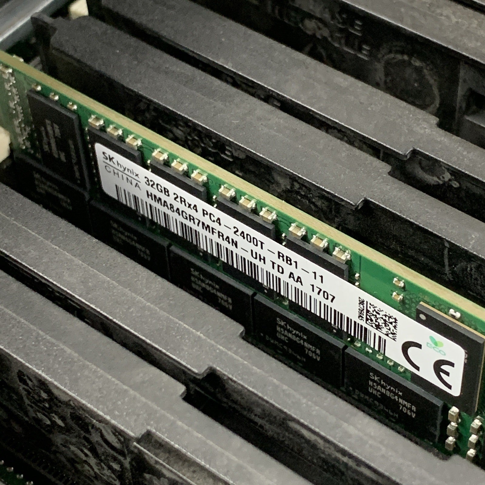 Dell Poweredge R730 Server 2x E5-2660v3 2.6 GHz 64 GB Ram No OS NO HDD