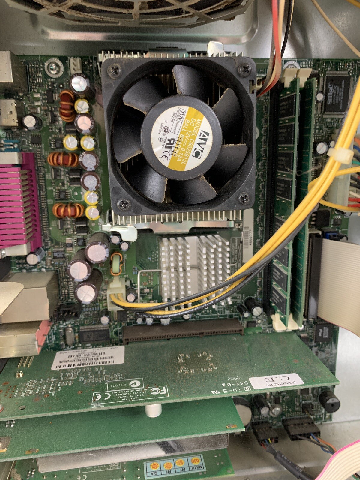 Gateway E-3600 MT Intel Pentium 4 1.6 GHz 680 MB RAM No HDD No OS