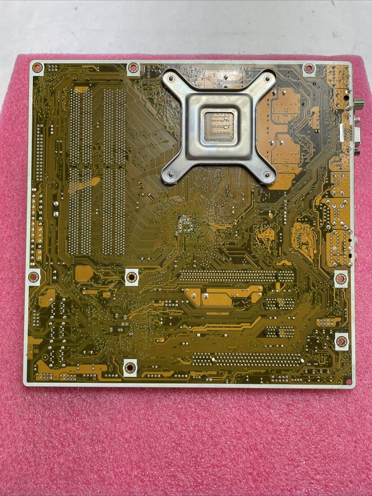 ASUS IPIBL-LB Motherboard Intel Core 2 Quad Q8200 2.33GHz 3GB RAM