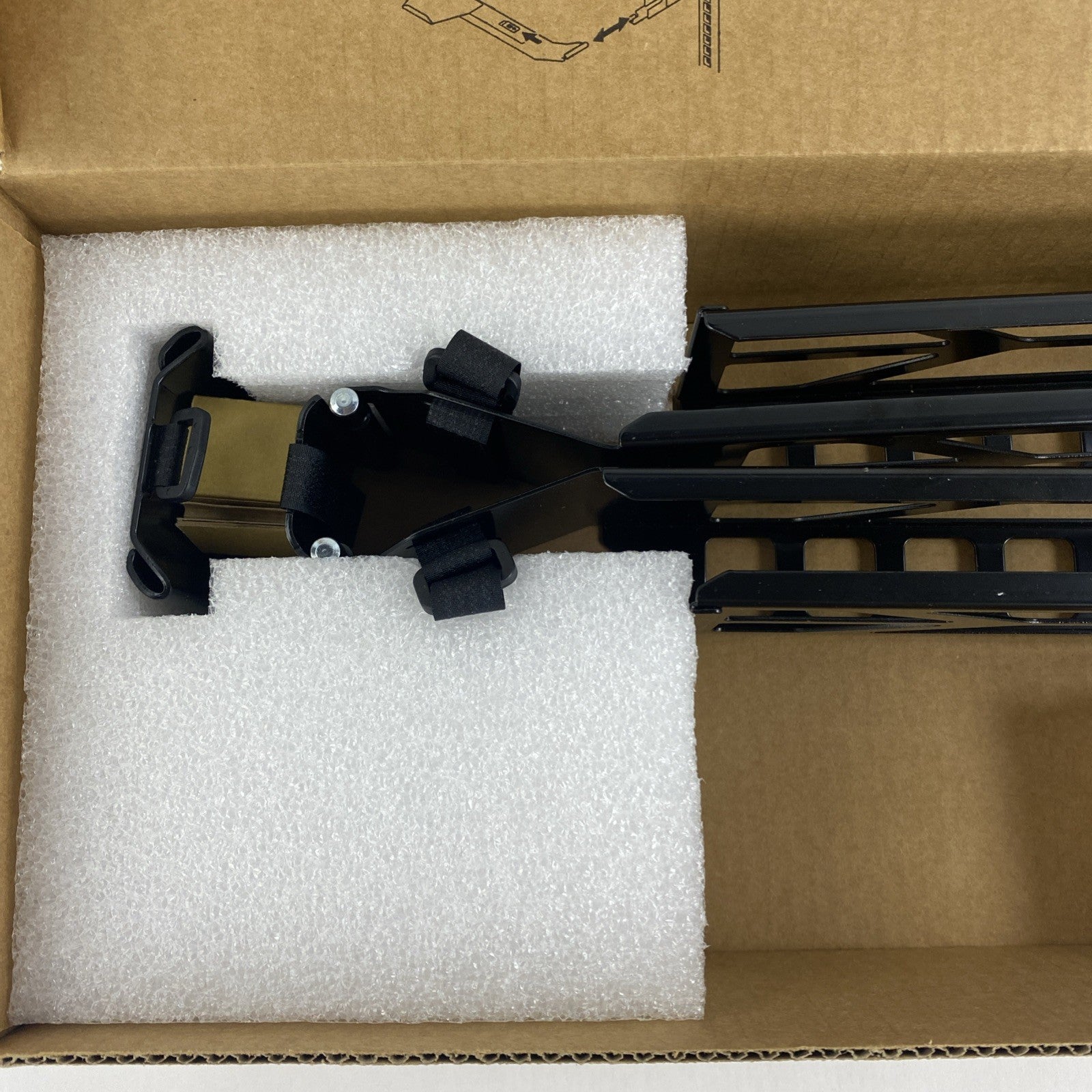 Dell DP/N 0CCY3K Cable Management Arm 8