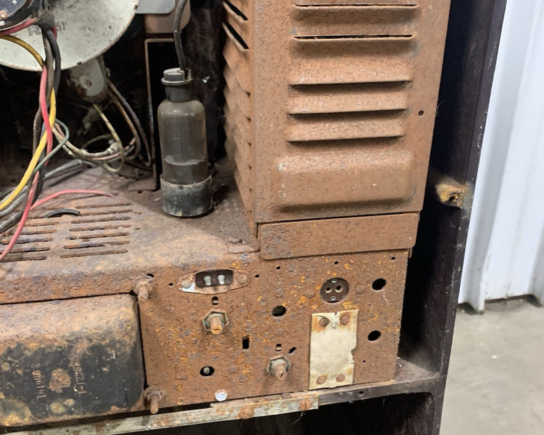 Admiral 17K12 1951 Television TV Not Operational Bakelite Shell Rusted