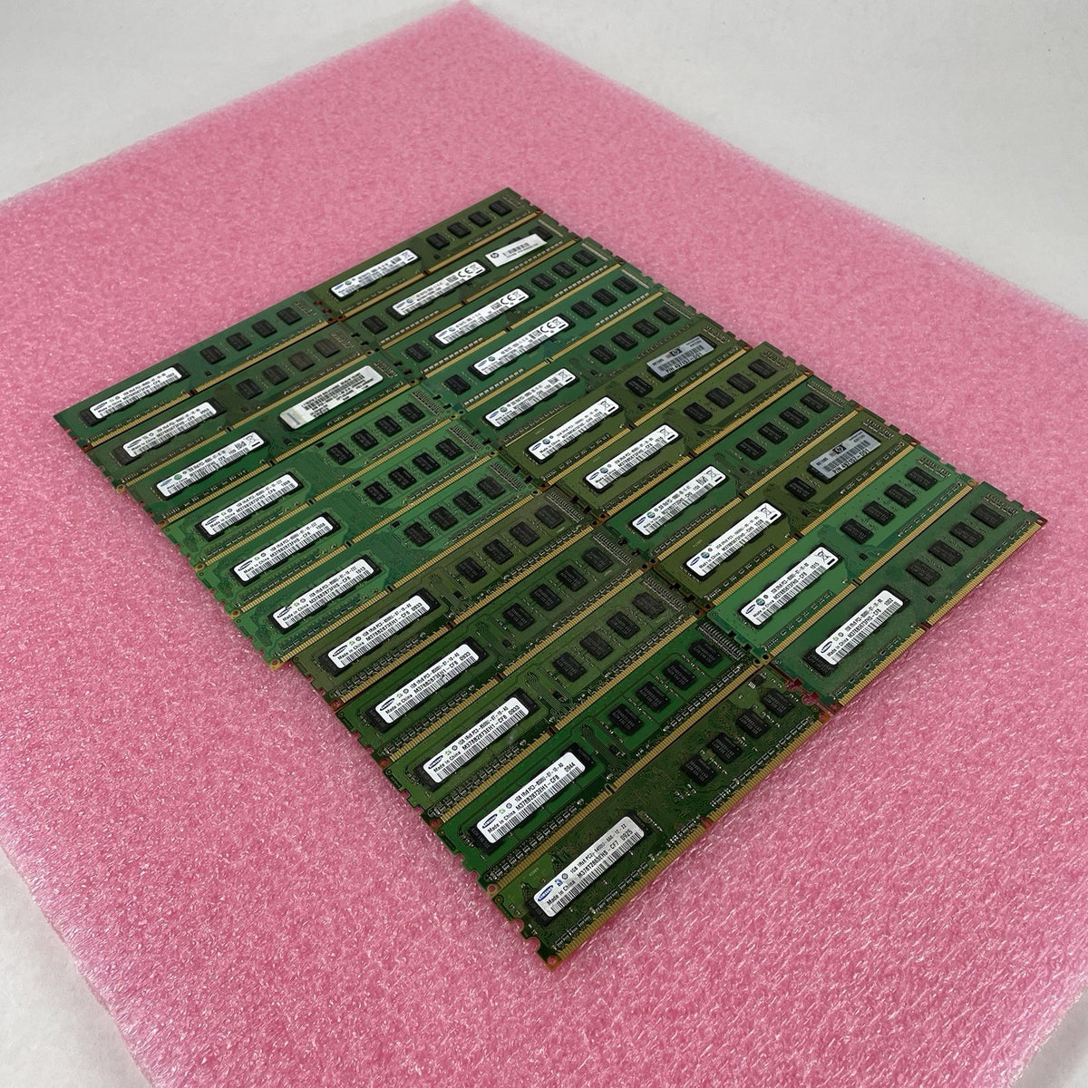 Samsung Assorted DDR2/DDR3 Desktop RAM Lot 22pc 44GB Total Untested0