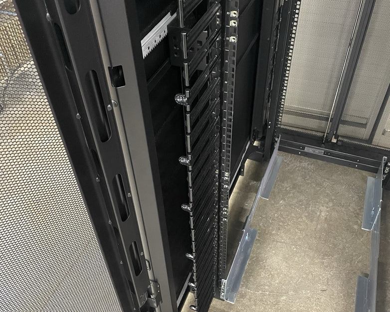 APC E242296 NetShelter SX 42U Server Rack 19" Enclosure Cabinet No Key