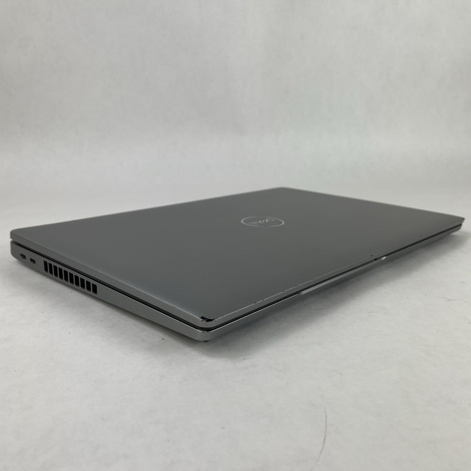 Dell Latitude 5520 15.6" i5-1145G7 2.6GHz 8GB RAM No SSD/OS/AC - Scratched Paint11