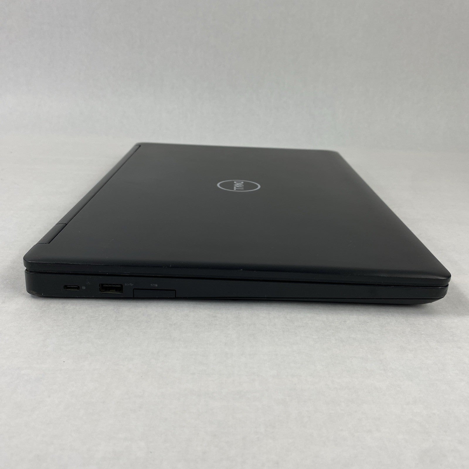 Dell Latitude 5590 Core i5-7300U 2.60 GHz 8 GB RAM 15.6" No Battery No HDD No OS