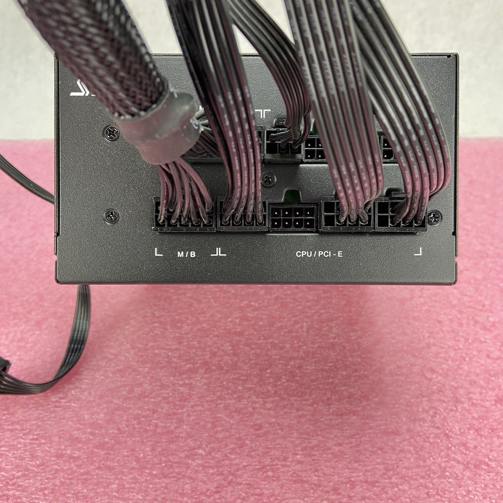 Seasonic SS-520GM Active PFC F3 80 Plus Bronze 520W Power Supply3