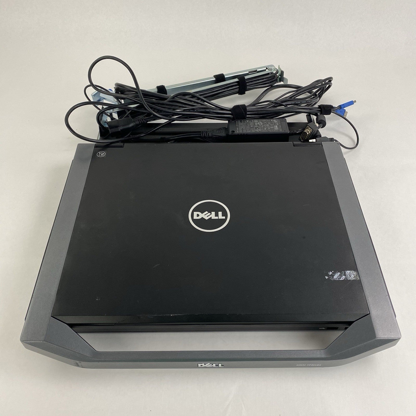 Dell FPM185 18.5" Server Console LED monitor w/ 520-884-535 Tested2