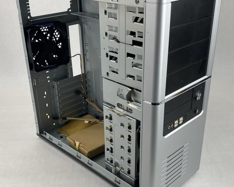 ASUS Ascot 6AR6-F Mid ATX Computer Case No Power Supply