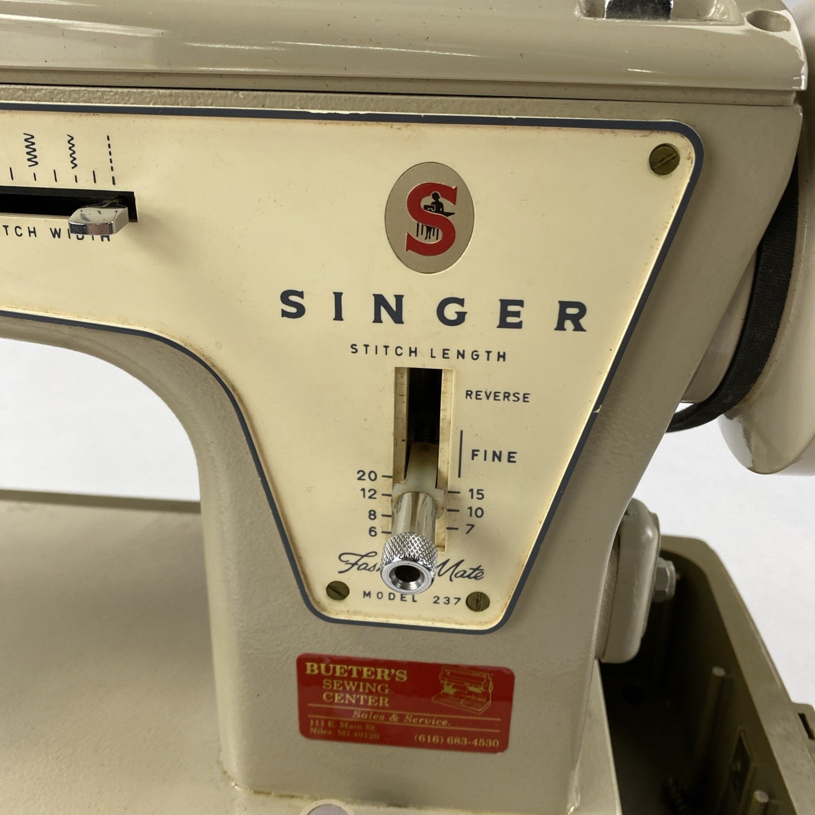Singer Model 237 Fashion Mate Sewing Machine Cut Wire No pedal - Parts or Repair1