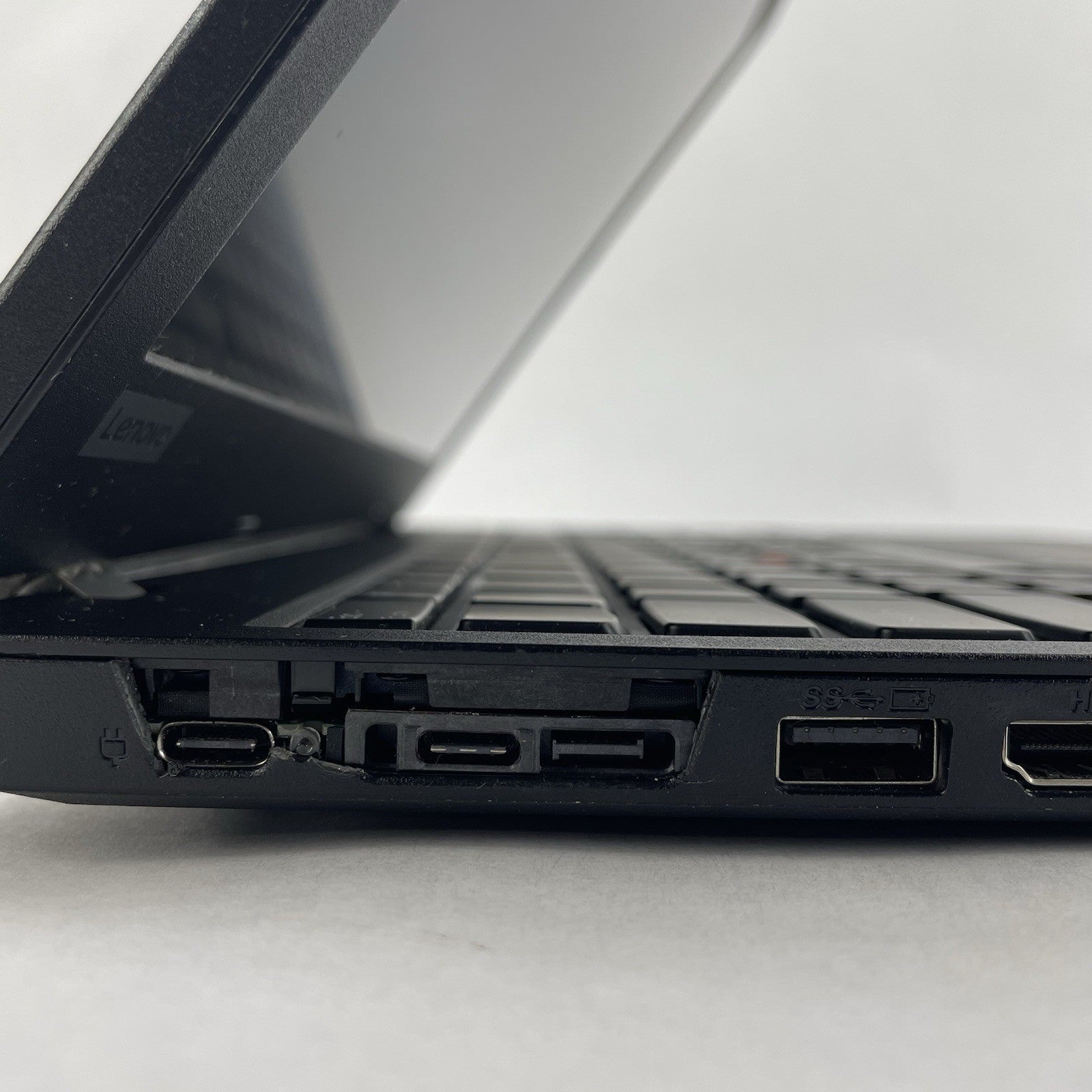 Lenovo ThinkPad L580 15.6" i5-8250U 1.60 GHz 8 GB RAM No SSD/OS/AC - Missing Key5