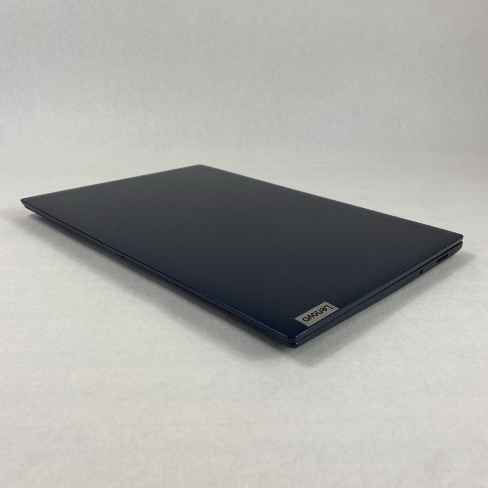 Lenovo IdeaPad 3 17IML05 Core i5-10210U 1.60 GHz 8 GB RAM 17.3" No HDD No OS