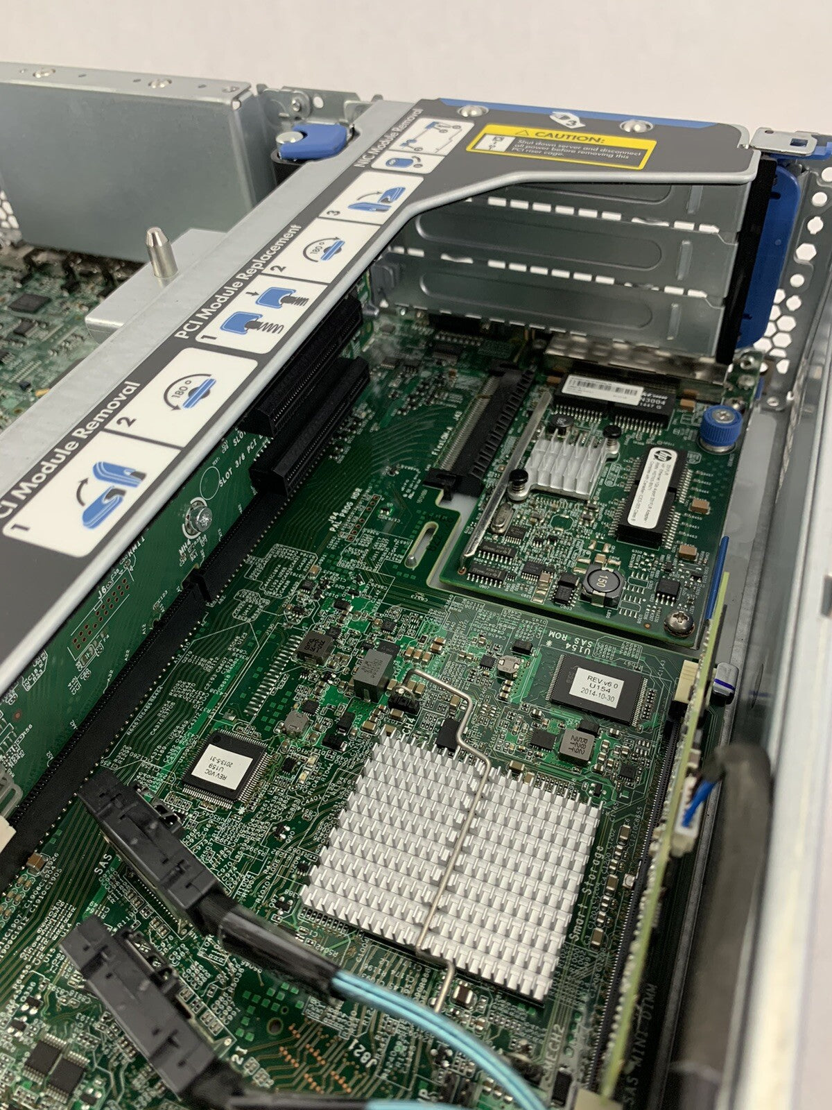 HP ProLiant DL 380p Gen8 2x Xeon E5-2620 2.0 GHz 96 GB RAM No HDD No OS