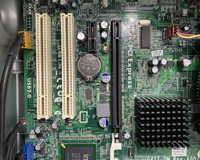 Dell Inspiron 537 MT Intel Core 2 Duo E7400 2.8GHz 2GB RAM No HDD No OS