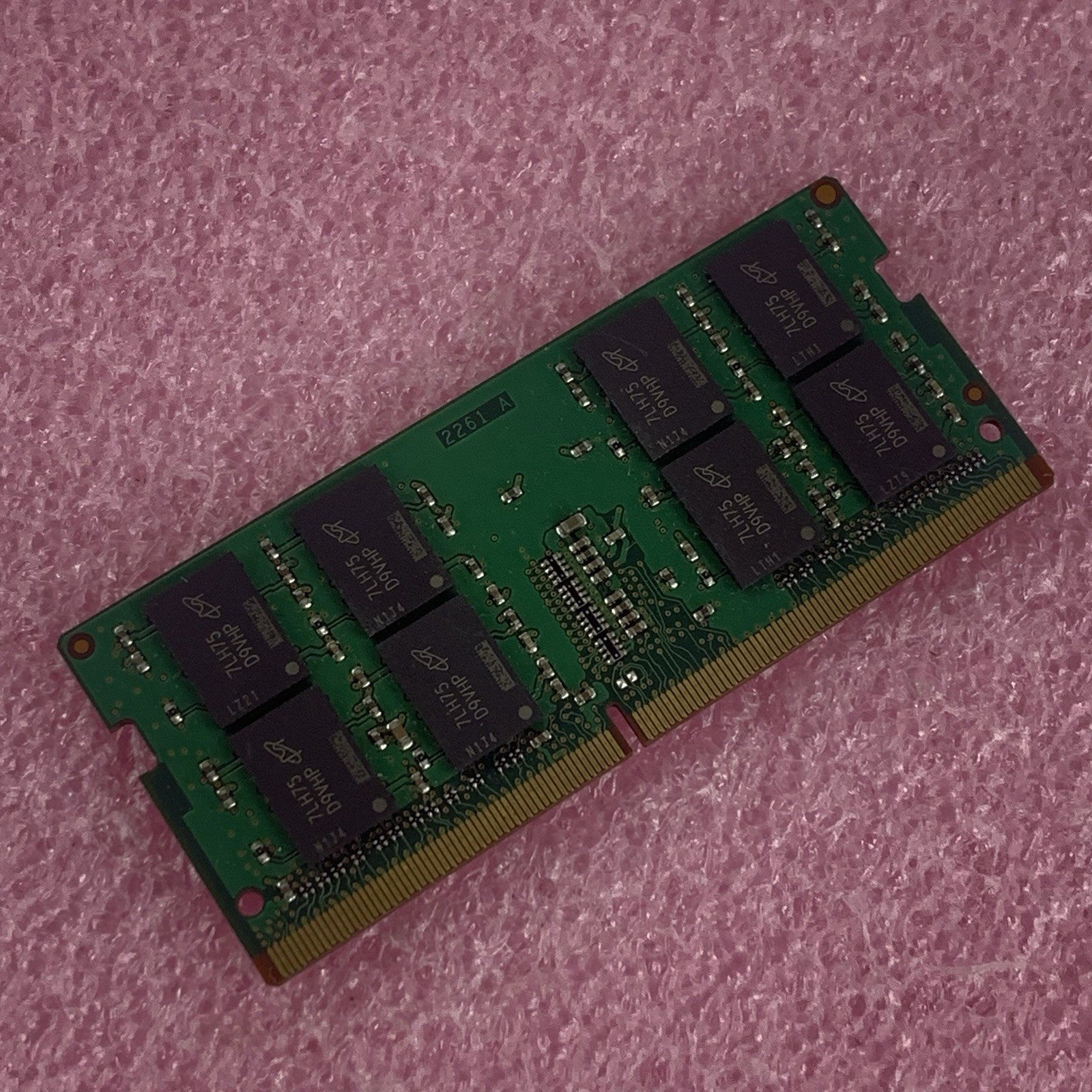 Micron MTA16ATF2G64HZ-2G3H1 16 GB DDR4 2400MHz PC4-19200 260-Pin Laptop RAM4