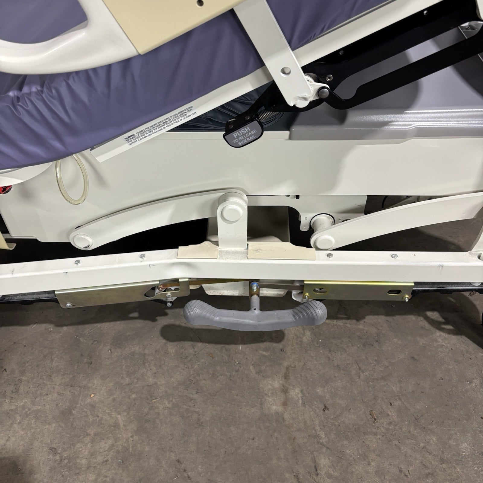 Stryker LD304 Birthing Bed Powers and Lifts Torso Hydraulic Stuck