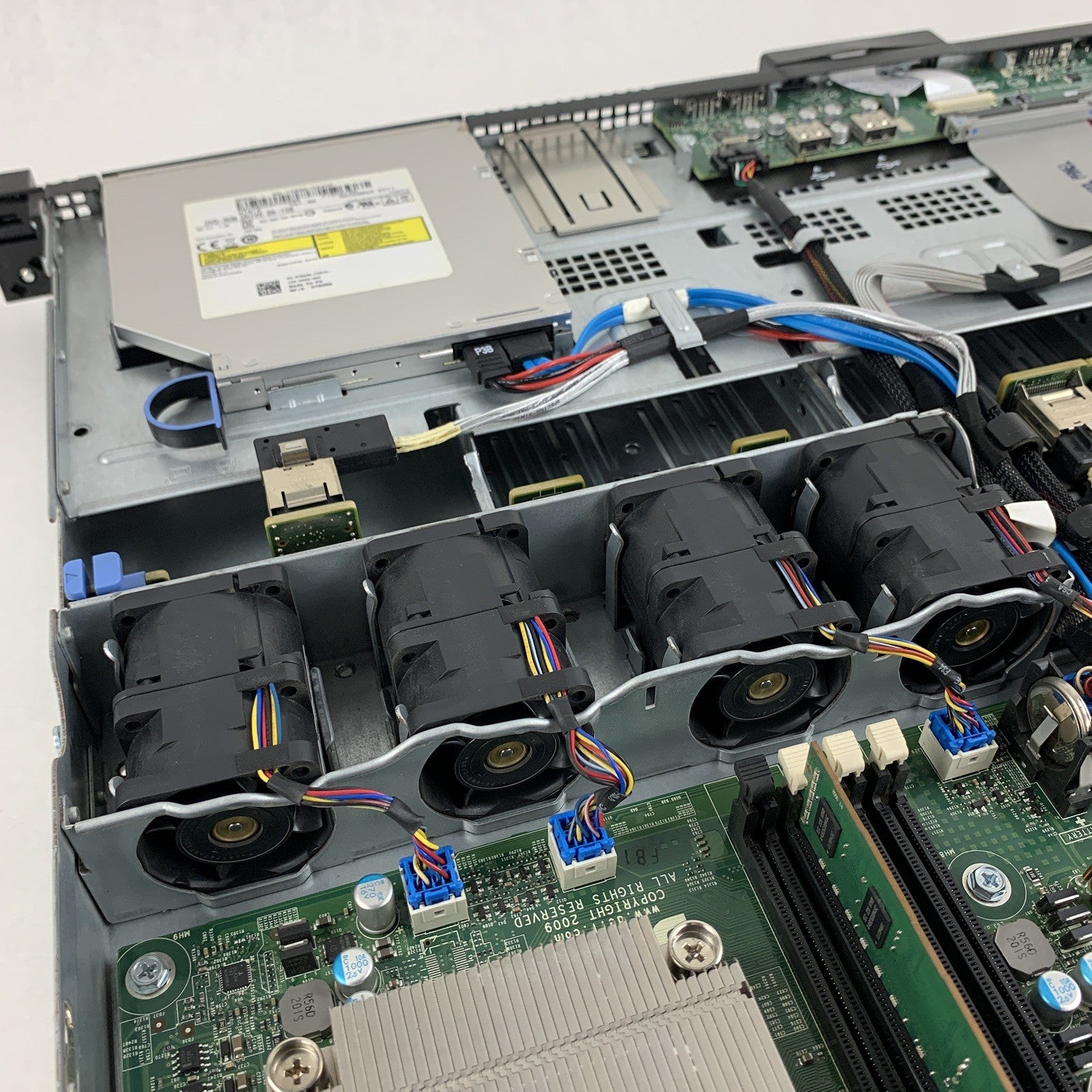 Dell PowerEdge R410 Server 2x Xeon E5606 2.13GHz 4 GB RAM Perc S300 NO HDD NO OS