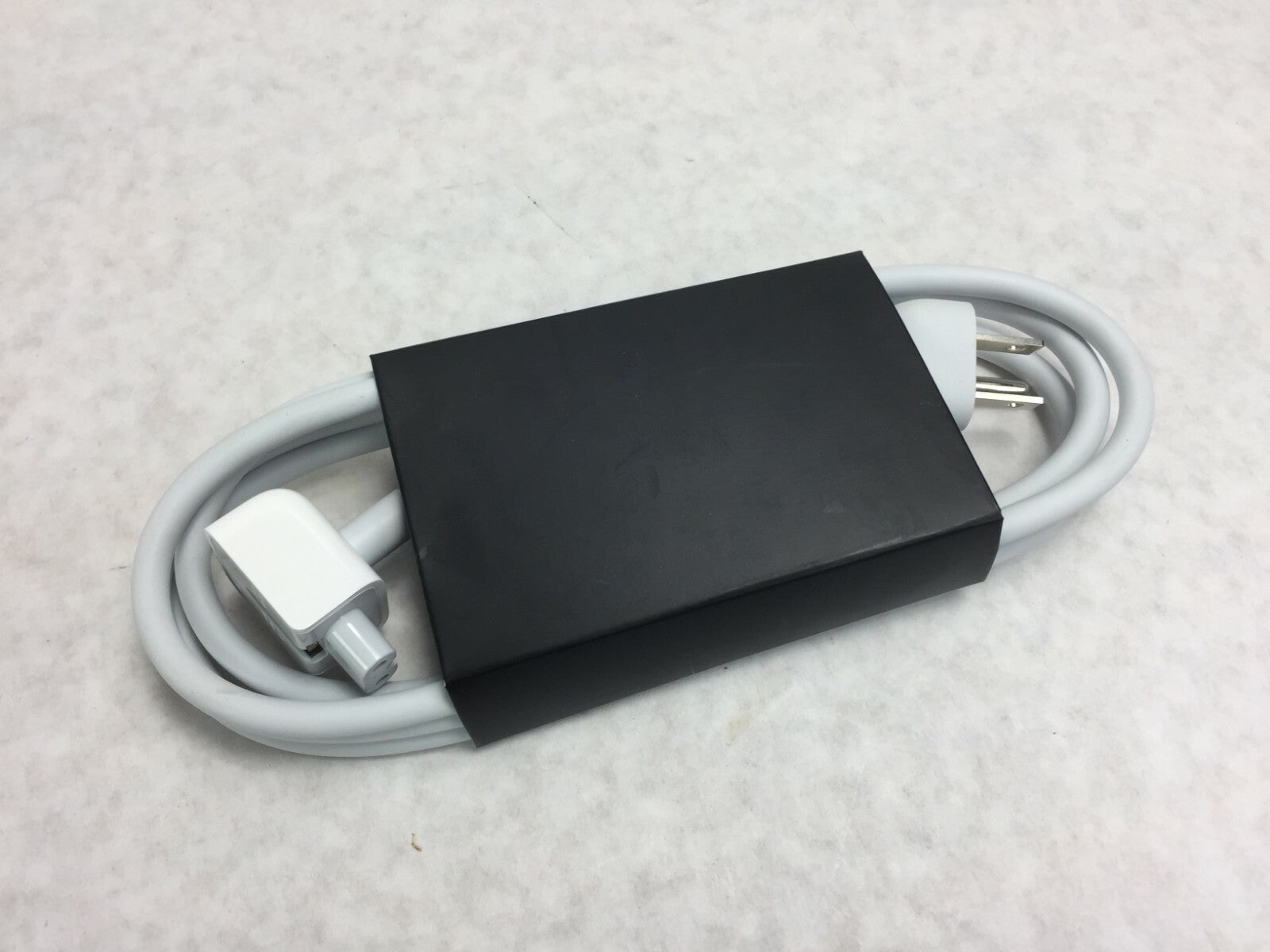 OEM Apple (Longwell)  E344535  LS-7A  2.5A 125V  6Ft  AC Power Cord