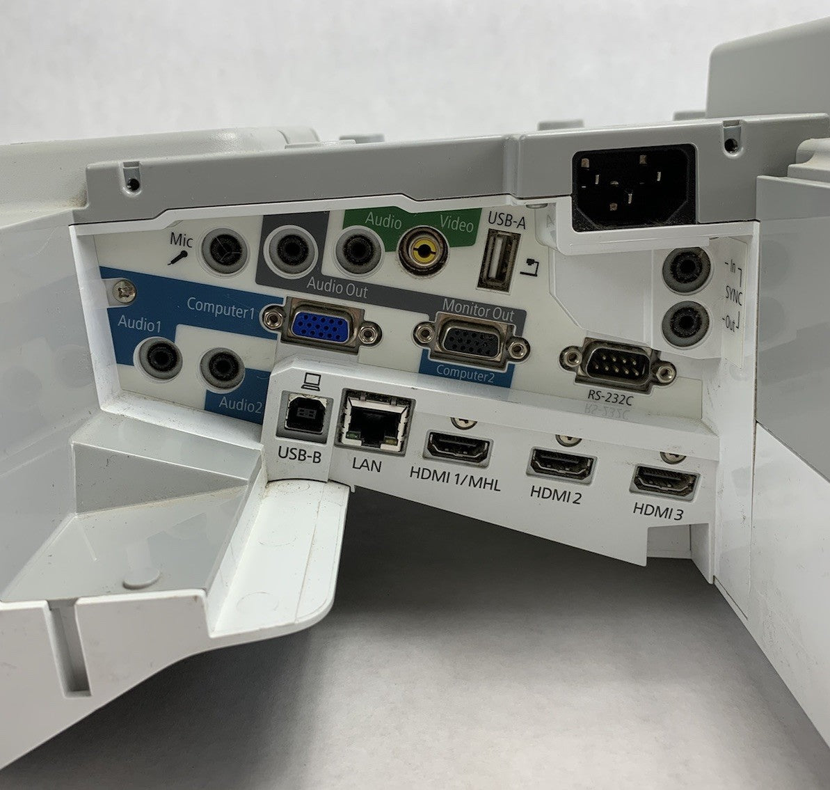 Epson H741A BrightLink 685Wi LCD Projector 1489 Lamp Hours