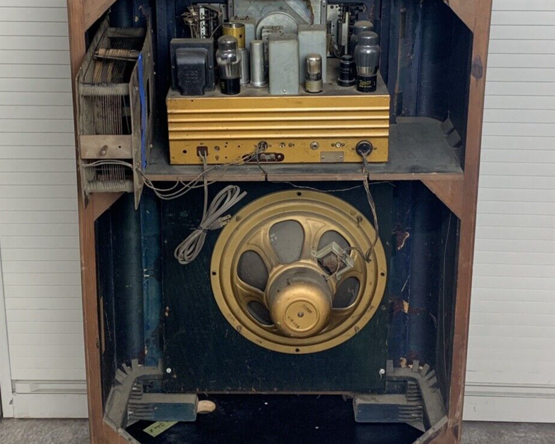 Vintage Zenith 8S661 Radio 42 X 27 X 16 Bad Wires Untested